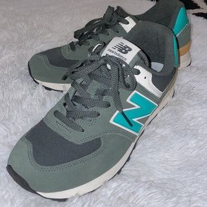 🎈🎈FLASH SALE!!🎈🎈New Balance 574